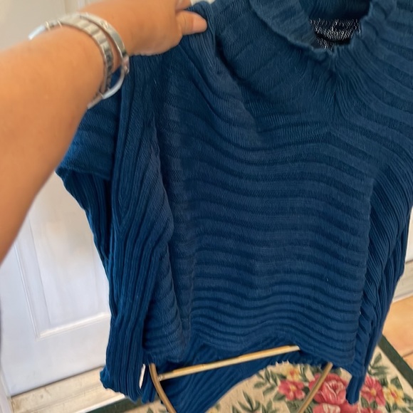 ELM by Matthildur NWT deep teal drop shoulder hi-lo mock neck. - Picture 4 of 12